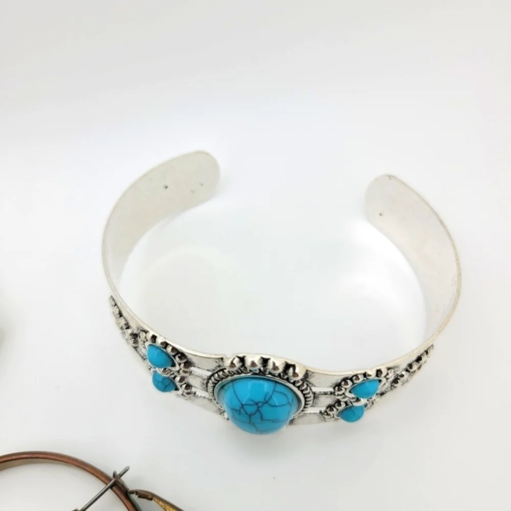 Lot of 8 Blue Silver & Gold Tone Vintage Earrings Set + NIP Bracelet
